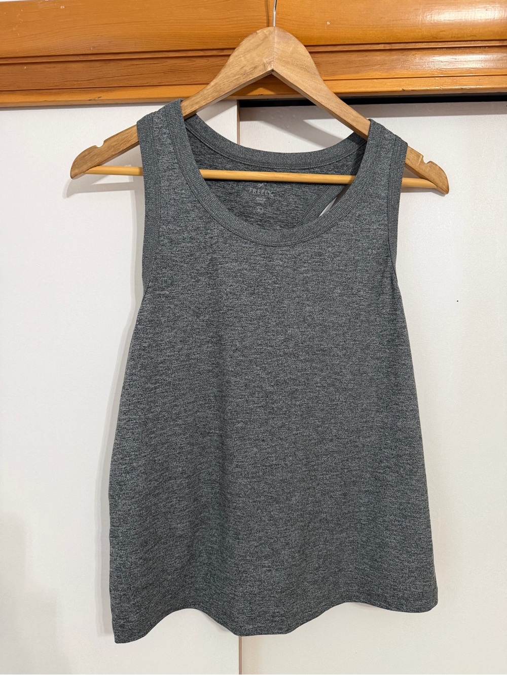 Grey Yoga Tank Top - w cutout/twist